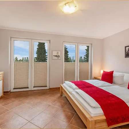 Tema 13 Апартаменты